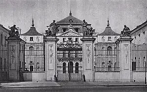 Puerta del palacio Bruehl