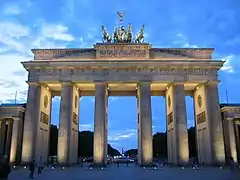 Puerta de Brandemburgo en Berlín, de Carl Gotthard Langhans (1791)