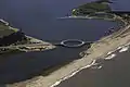 Posicionamiento de puente y accesos dentro de la Laguna Garzón