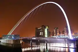 Vista nocturna desde el lado de Newcastle