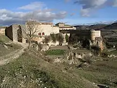 Arco de Cozagón y murallas