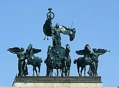 Lady Columbia en un carro tirado por dos caballos (c. 1898) de  Frederick William MacMonnies, sobre el Arco de los Soldados y Marineros en la Grand Army Plaza en Brooklyn, Nueva York