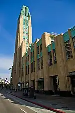 Bullocks Wilshire, Los Ángeles, por John and Donald Parkinson, (1929).