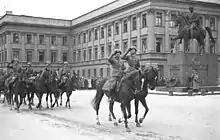 Desfile de la caballería alemana delante del Palacio, en otoño de 1939.