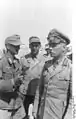 Rommel y Bayerlein, entrevistados por un Sonderführer (izquierda).
