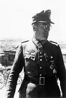 Ferdinand Schörner como General der Gebirgstruppe en Grecia (1941)