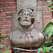 Busto en el Hôtel Pierre de Saint-Etienne (reutilización de un edificio renacentista anterior).