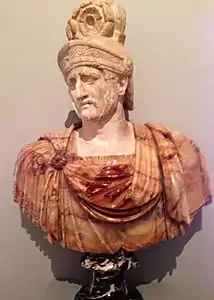 Buste de Pyrrhus, roi d'Épire, siglo II d.C., mármol blanco, onyx y mármol negro