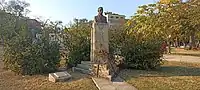 Busto en piedra de Fernando Suárez Núñez