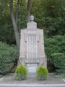 Busto de Núñez de Arce