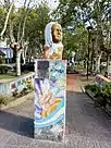 Busto homenaje Madres y Abuelas de Plaza de Mayo, a los lados hay placas con nombres de desaparecidos varelenses de la última dictadura militar, esquina Sallarés - Vélez Sársfield.