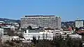 El Centro Hospitalario de la Universidad de Vaud (CHUV) en Lausana (Suiza), visto desde la parte superior de la catedral; fecha: 27 de marzo de 2016.