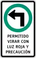 Permitido virar izquierda con luz roja y precaución