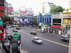 Av. Cabildo y Av. Lacroze, entrada a estación Olleros