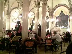 Café Central de Viena, en  la planta baja del palacio Ferstel