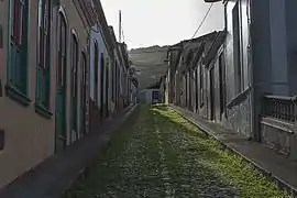 Calle de Anselmo Perez de Brito en Santo Domingo que llega a las Cabezadas y continua por El Rito, a Llano Negro y Hoya Grande.