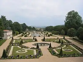 Museo Rostand, vista del jardín francés