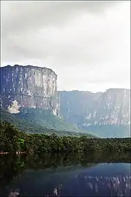 Tepuyes en el Parque nacional Canaima.