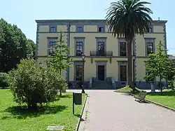 Palacio de Manzanedo, fachada lateral (Santoña).