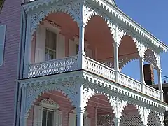 Gingerbread trim en una casa de 1882 en Cape May, New Jersey