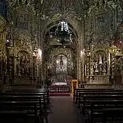 Capilla y altar del Santo Cristo.