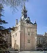 La Torre de Archivo (1525-1530, excepto el techo modificado por Viollet-le-Duc en el siglo XIX).