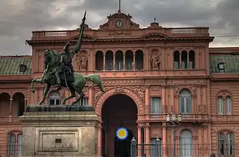 Pórtico de unión de la Casa Rosada, diseñado por Tamburini