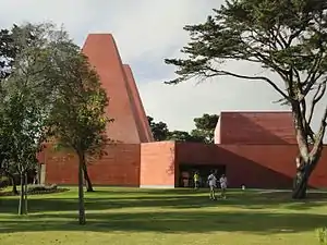 Casa das Histórias Paula Rego, diseñada por Eduardo Souto de Moura