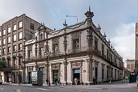 La Casa de los Azulejos en la Ciudad de México, fue una vez el Palacio de los Condes de El Valle de Orizaba