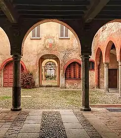 El patio.