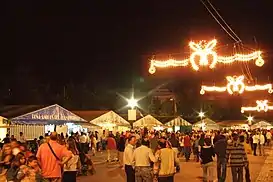 Casetas en los Ejidos de la Feria durante la Feria de Albacete de 2007 junto a la Circunvalación