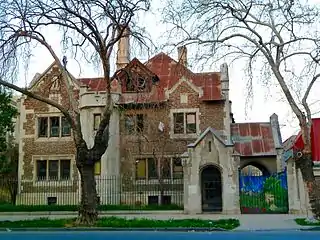 Residencia particular de Josué Smith Solar en el Barrio República (Santiago)