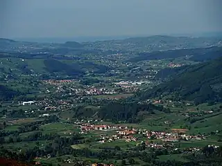 En primer término Pomaluengo