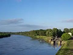 El Garona y el final del canal de Garonne, en Castets-en-Dorthe