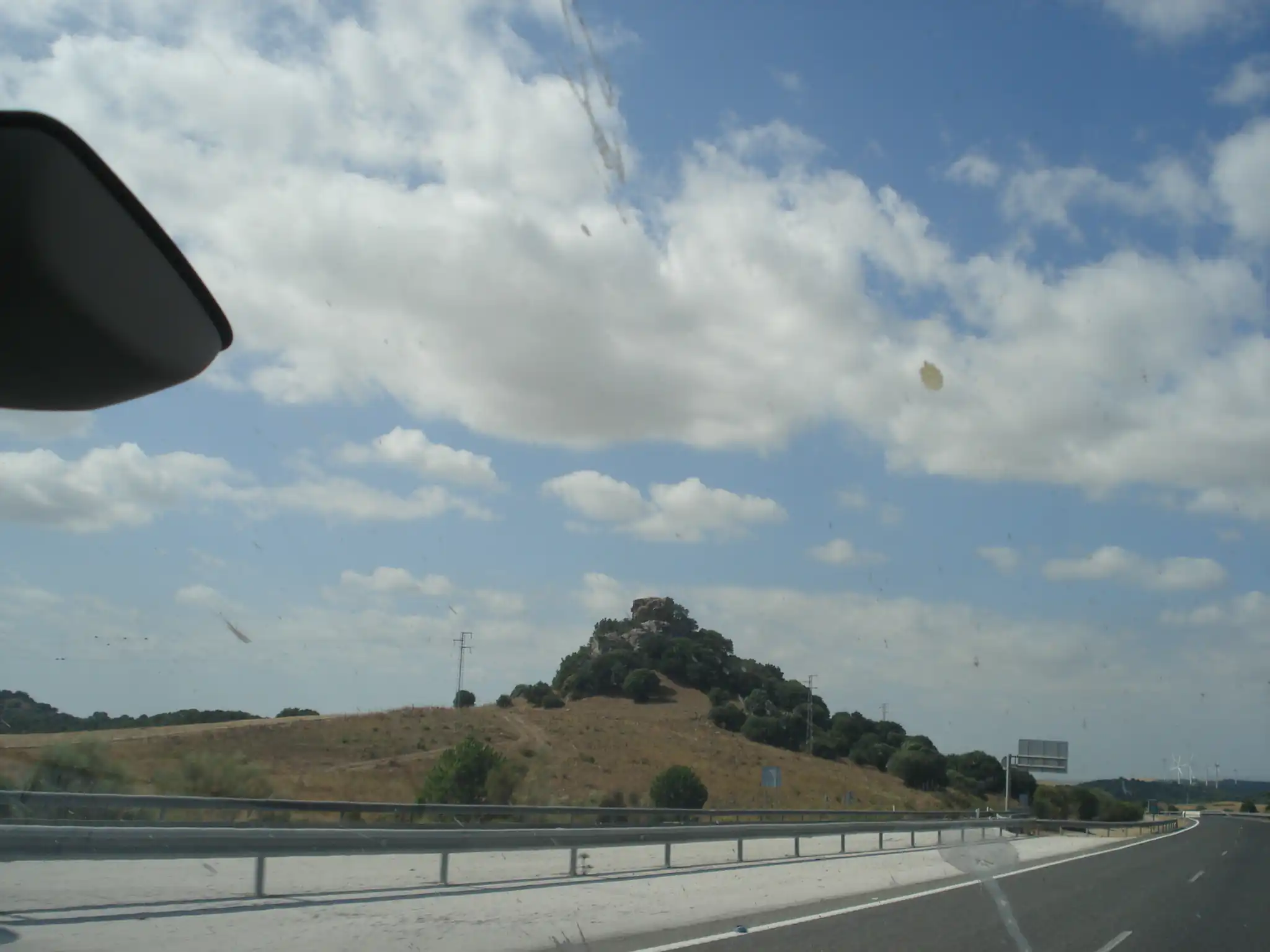 Ruinas del castillo desde la carretera