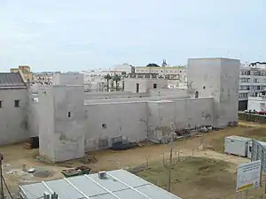 Imagen del Castillo de San Romualdo en 2011, cuando se estaban realizando obras y alrededor del castillo había tierra y escombros.