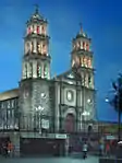 Catedral de Ciudad Juárez en la noche.