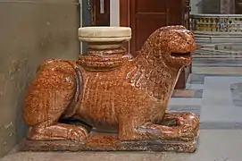 León estilóforo en la catedral de Bolonia