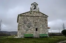 Vista lateral de la Ermita