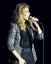 Célinde Dion, cantante canadiense nacida un 30 de marzo.