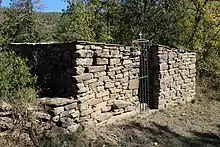 Cementerio, despoblación, valle