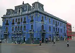 Edificio en la plaza Dos de Mayo