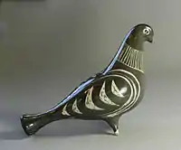 Pájaro de cerámica por Margaret Hine, en 1950. Glazed stoneware with sgraffito decoration