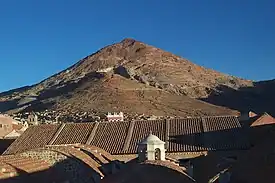 Potosí y el Cerro Rico al fondo