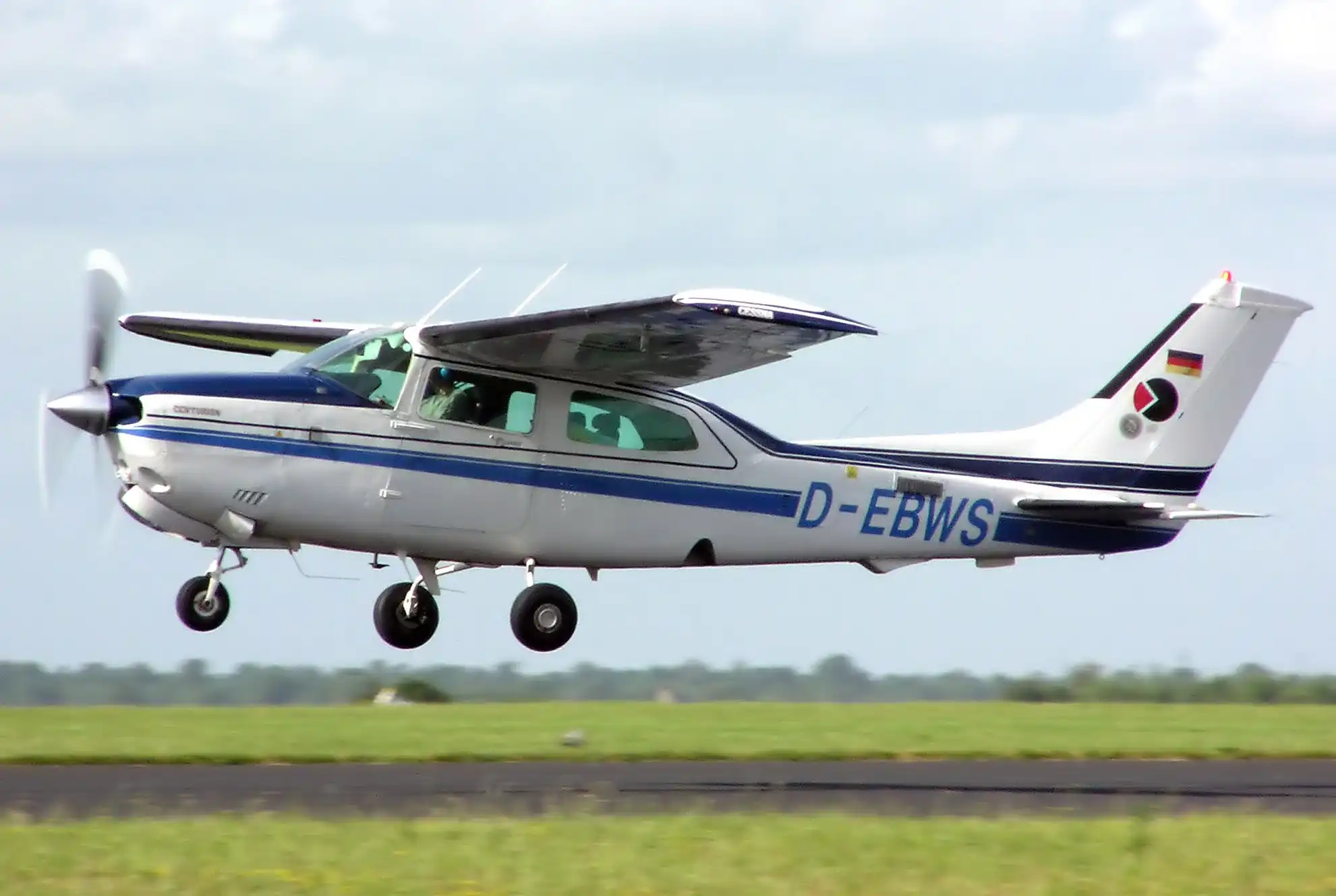 Cessna 210