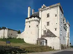 La fachada Este. La porte de l'Anjou