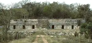 Edificio de Cabalpak en Chacmultún