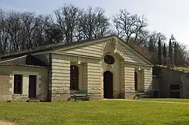 Pavillon du chai et des caves (bodegas).