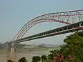 El puente Chaotianmen, en China, el puente de arco de acero más largo del mundo