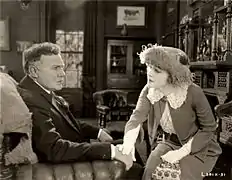 Charles K. French y Ethel Clayton en Beyond (1921)